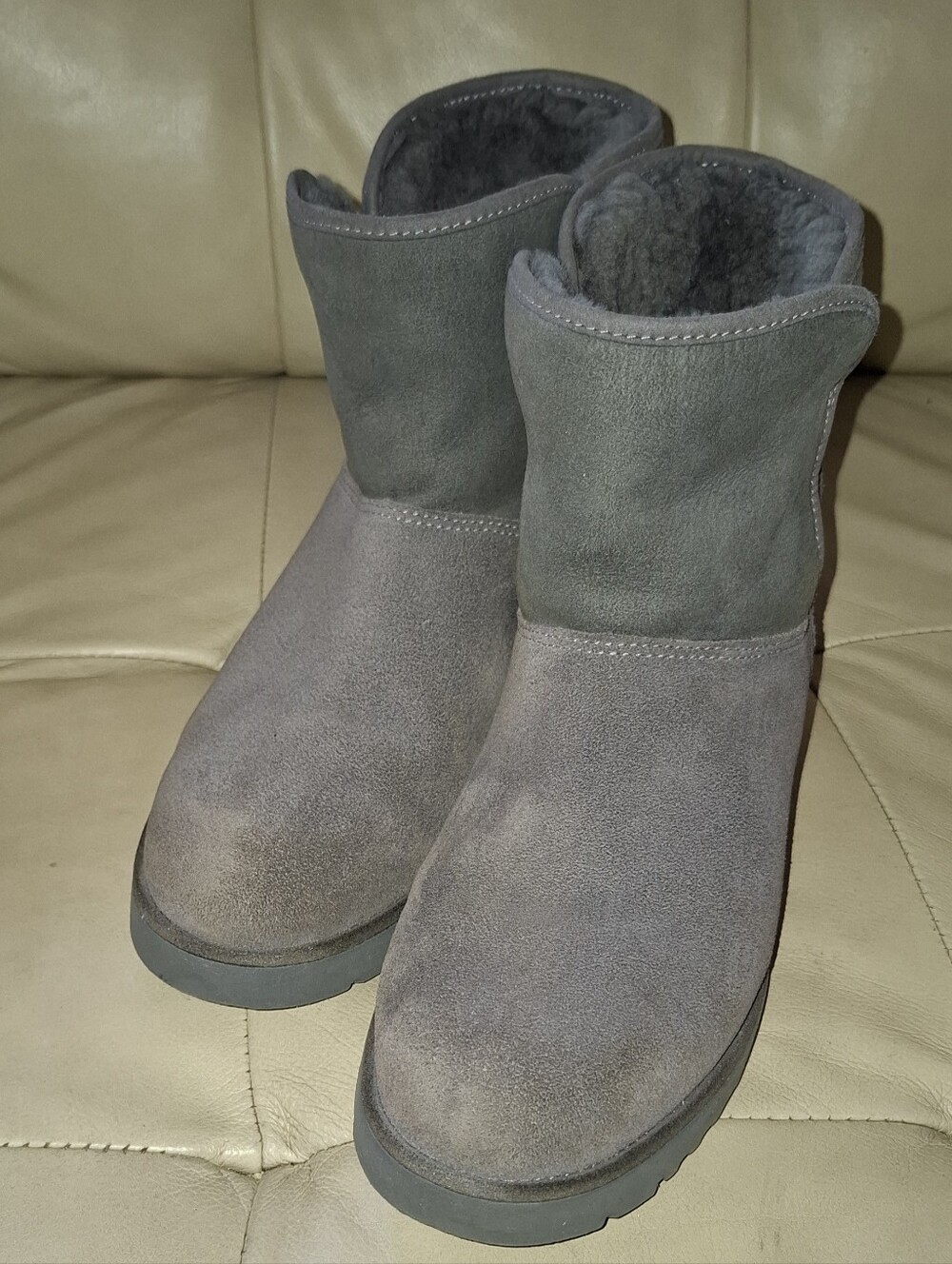 UGG KRISTIN Women's Gray Suede Shearling Ankle Boots Pull-On Size 7